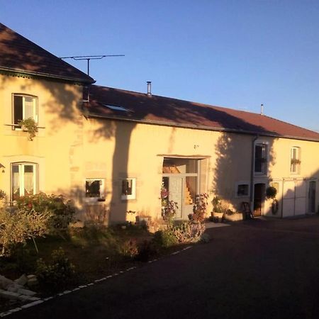 Les Gremilles Bed and Breakfast Bassoncourt Exteriör bild