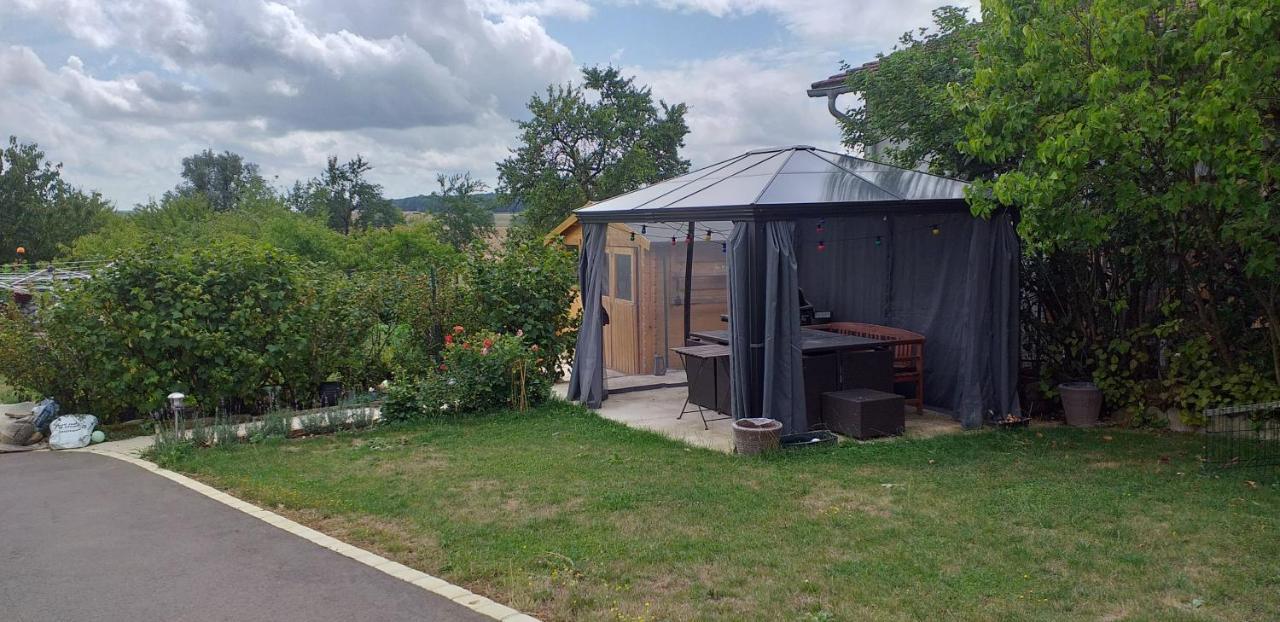Les Gremilles Bed and Breakfast Bassoncourt Exteriör bild