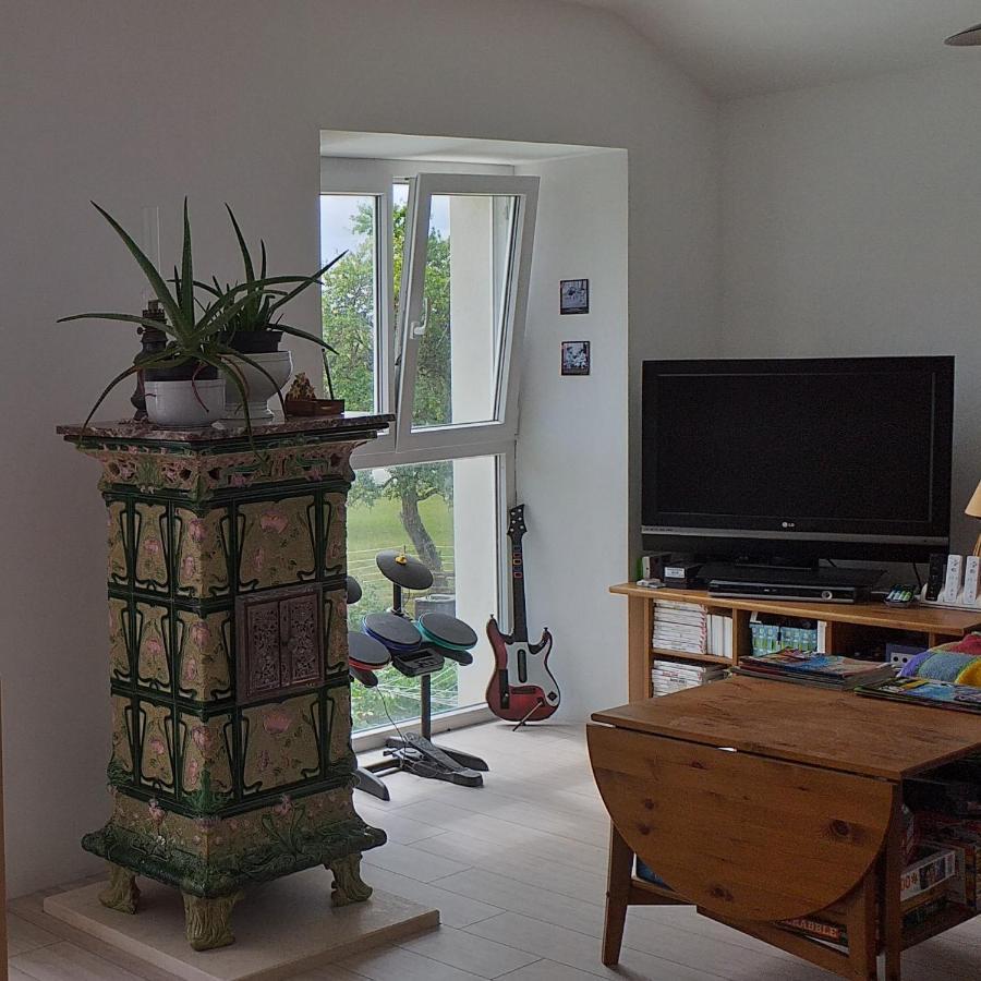 Les Gremilles Bed and Breakfast Bassoncourt Exteriör bild