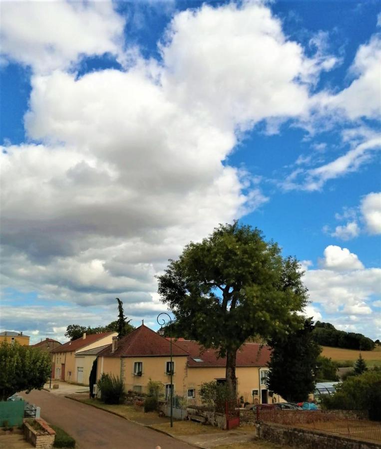 Les Gremilles Bed and Breakfast Bassoncourt Exteriör bild